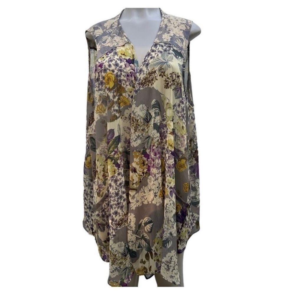 2x Logo Open Drape Vest Women's Size 2X Pockets Purple and Yellow Floral Knit